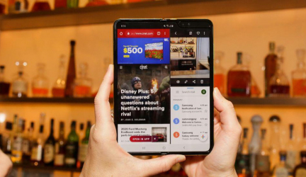 Galaxy Fold: Cuộc sống với màn hình nhăn, notch và khe hở không khí